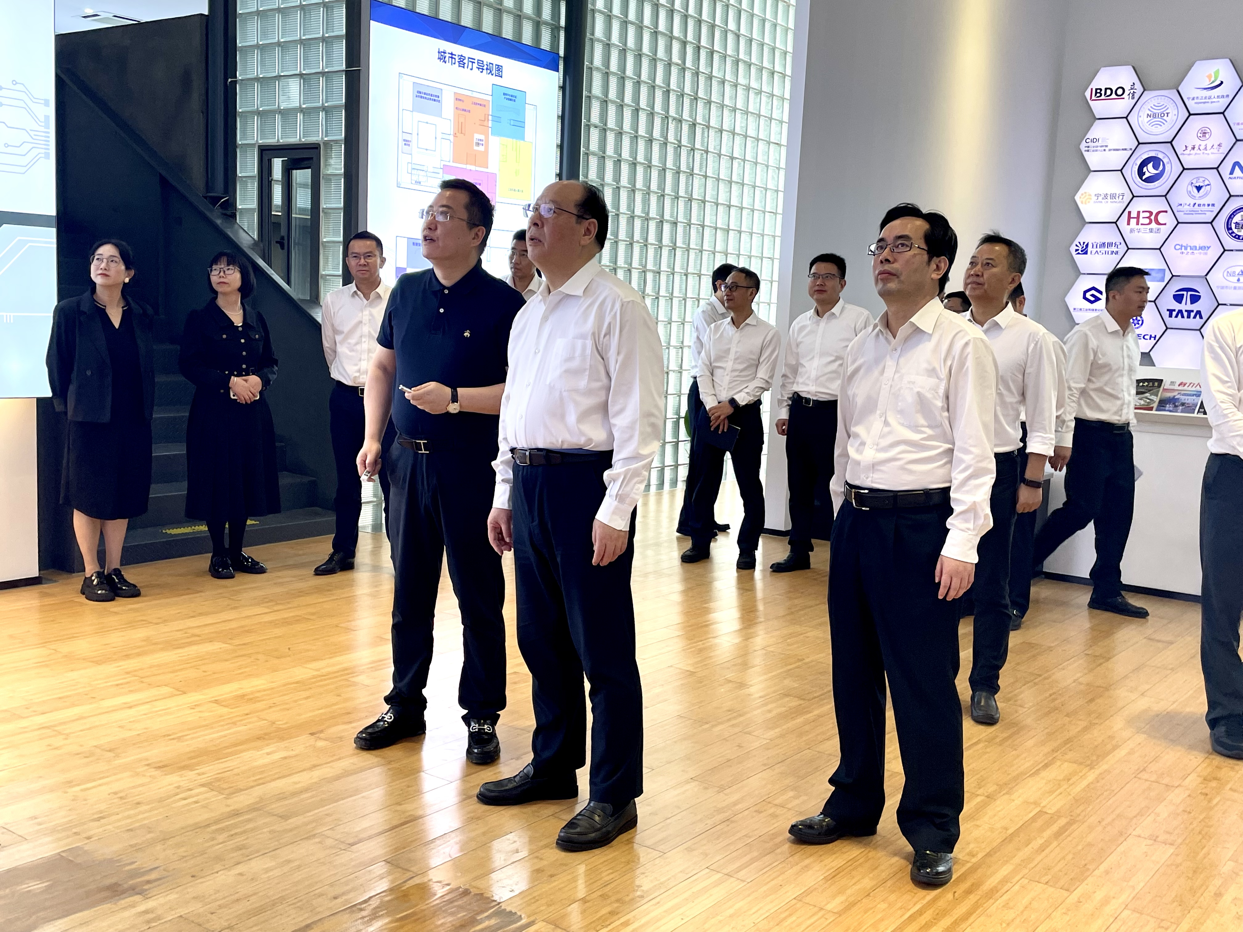 浙江省委常委、寧波市委書記彭佳學(xué)一行蒞臨柯力傳感走訪調(diào)研